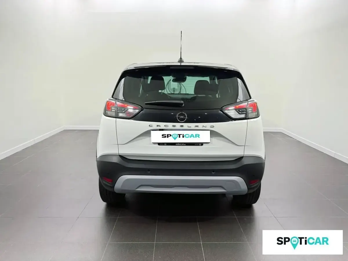 Usado Opel Crossland GS Line 110 CV (80 kW) 2021 Blanco SUV