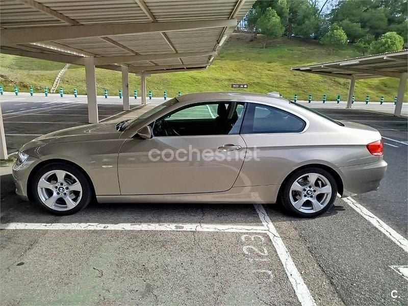 Usado BMW 325 218 CV (160 kW) 2008 Beige Coupe