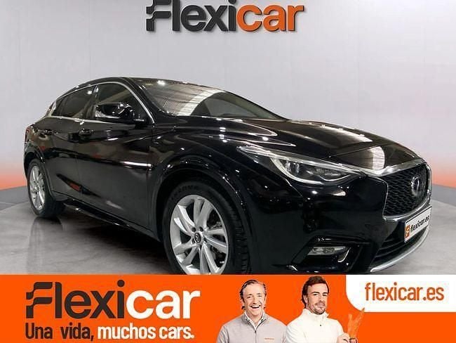 Usado Infiniti Q30 Premium 109 CV (80 kW) 2016 Negro Utilitario