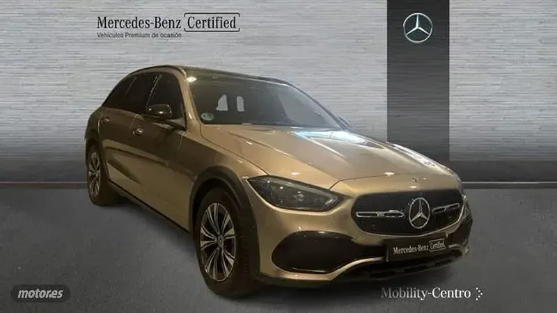 Usado Mercedes C220 199 CV (146 kW) 2023 Plateado Familiar