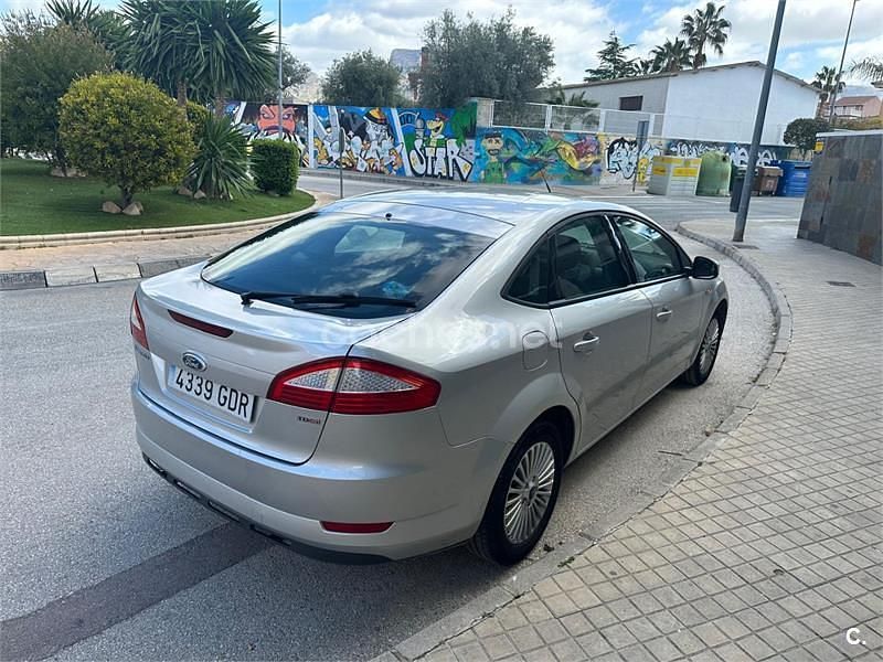 Usado Ford Mondeo Titanium 140 CV (102 kW) 2008 Blanco Berlina