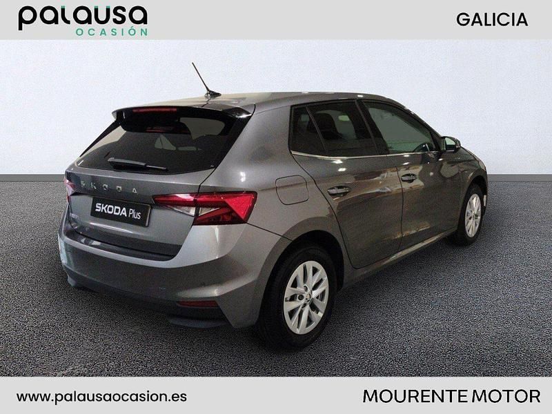 Usado Skoda Fabia 116 CV (85 kW) 2024 Gris / plata Berlina