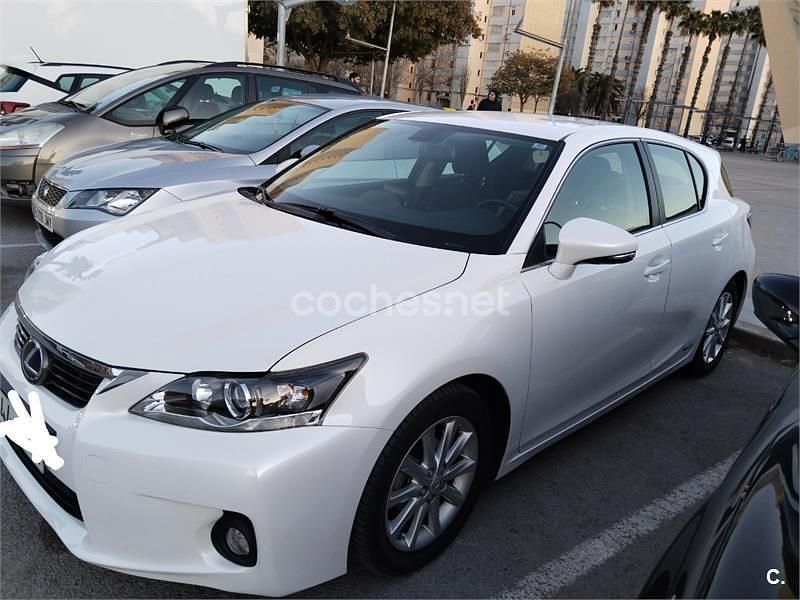 Usado Lexus CT200h 136 CV (100 kW) 2013 Blanco Berlina