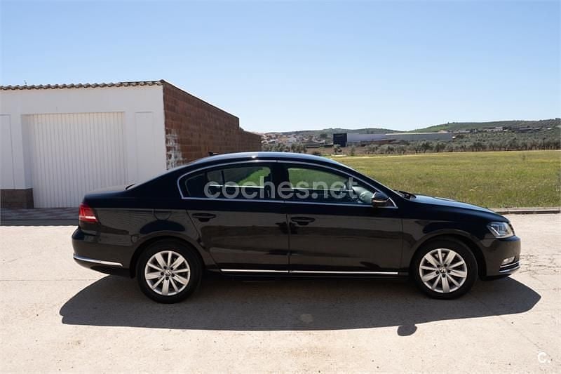 Usado VW Passat Highline 140 CV (102 kW) 2013 Negro Berlina