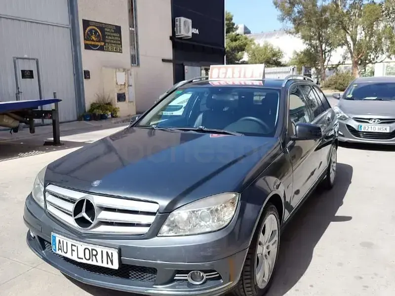 Usado Mercedes C200 Avantgarde 136 CV (100 kW) 2010 Gris / plata Familiar