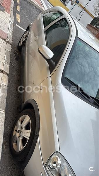 Gris / plata Usado 2004 Opel Corsa Enjoy Berlina | 1600 € (Precio justo) - Imagen 1/4