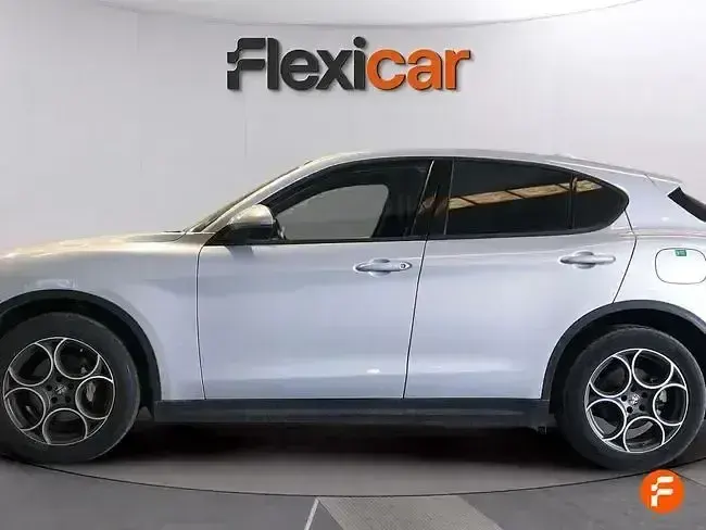 Usado Alfa Romeo Stelvio Sprint 200 CV (147 kW) 2022 Gris SUV