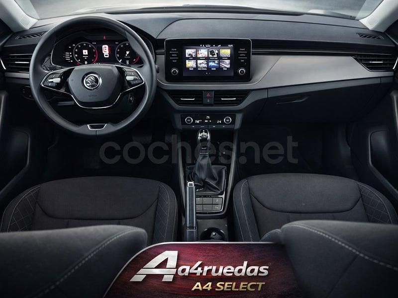 Usado Skoda Scala Ambition 110 CV (80 kW) 2022 Gris Utilitario