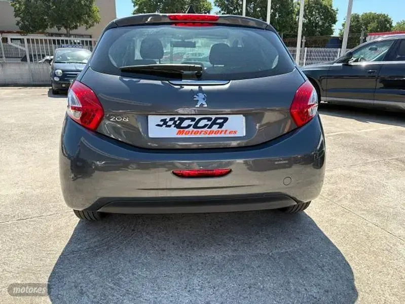 Usado Peugeot 208 Active 81 CV (59 kW) 2015 Gris Utilitario