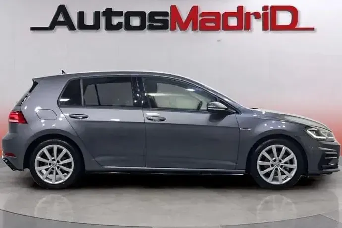 Usado VW Golf VIII Edition 131 CV (96 kW) 2020 Gris Utilitario
