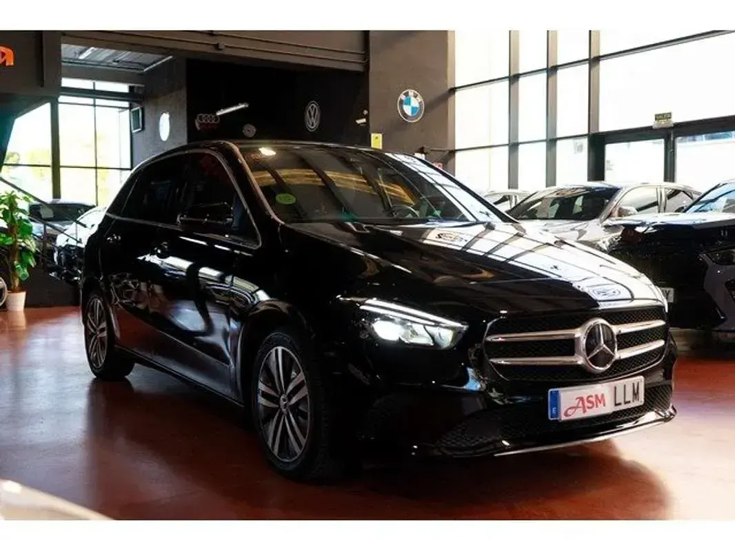Usado Mercedes B200 150 CV (110 kW) 2020 Negro Monovolumen