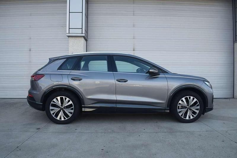 Usado Audi Q4 e-tron Advanced Plus 150 kW (204 CV) 2024 Gris SUV