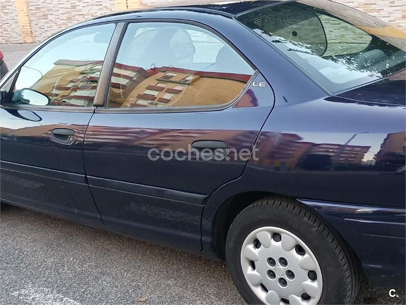 Usado Chrysler Neon 132 CV (97 kW) 1997 Azul Berlina