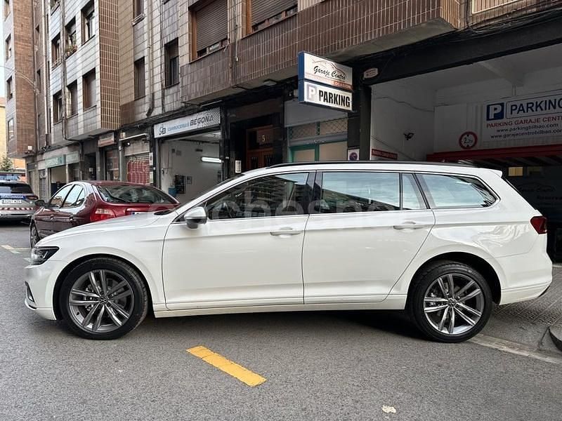 Usado VW Passat Alltrack 200 CV (147 kW) 2021 Blanco Familiar