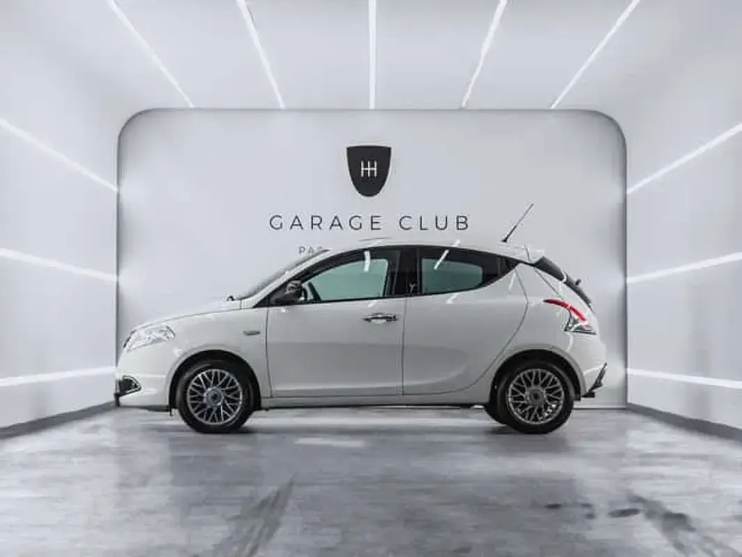 Usado Lancia Ypsilon Gold 69 CV (50 kW) 2013 Utilitario