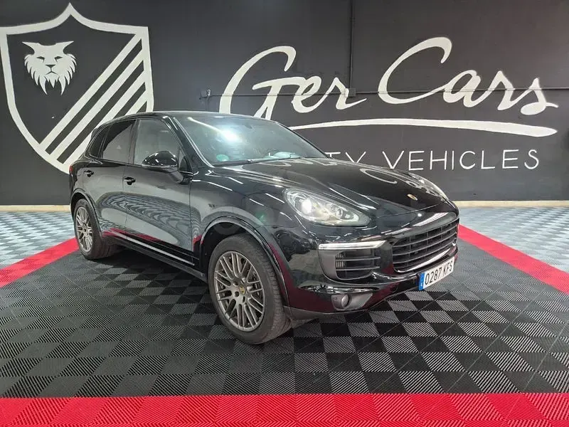 Usado Porsche Cayenne Platinum Edition 265 CV (194 kW) 2017 Negro SUV