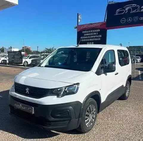 Usado Peugeot Rifter Business-Line 100 CV (73 kW) 2023 Blanco Monovolumen
