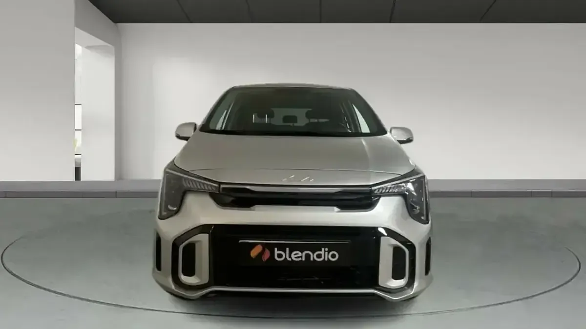 Usado Kia Picanto GT-Line 63 CV (46 kW) 2024 Gris Utilitario