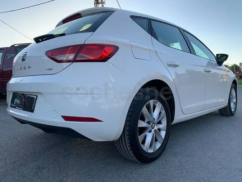 Usado Seat Leon Style 115 CV (84 kW) 2017 Blanco Berlina
