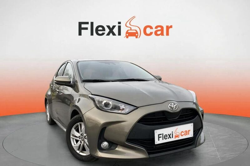 Gris Usado 2022 Toyota Yaris Edition Berlina | 14.690 € (Super precio) - Imagen 1/4