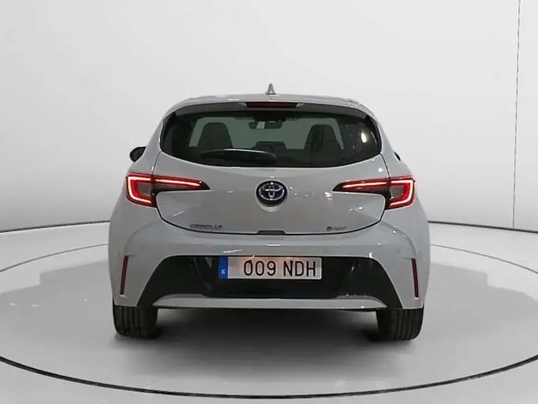 Usado Toyota Corolla Business Edition 140 CV (102 kW) 2025 Gris Utilitario