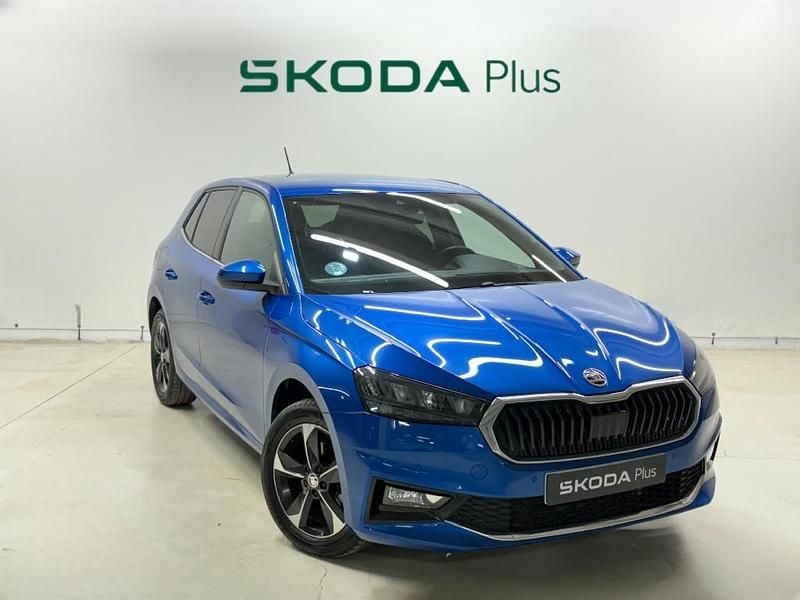 Azul Usado 2025 Skoda Fabia Berlina | 18.900 € (Precio justo) - Imagen 1/4