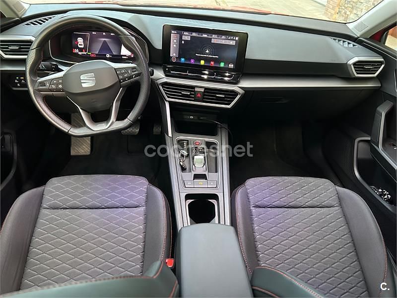 Usado Seat Leon FR 204 CV (150 kW) 2022 Rojo Berlina