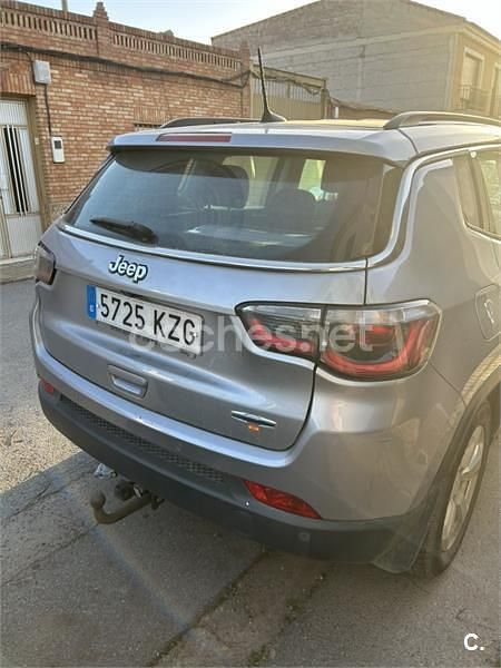 Usado Jeep Compass Longitude 140 CV (102 kW) 2019 Gris / plata SUV