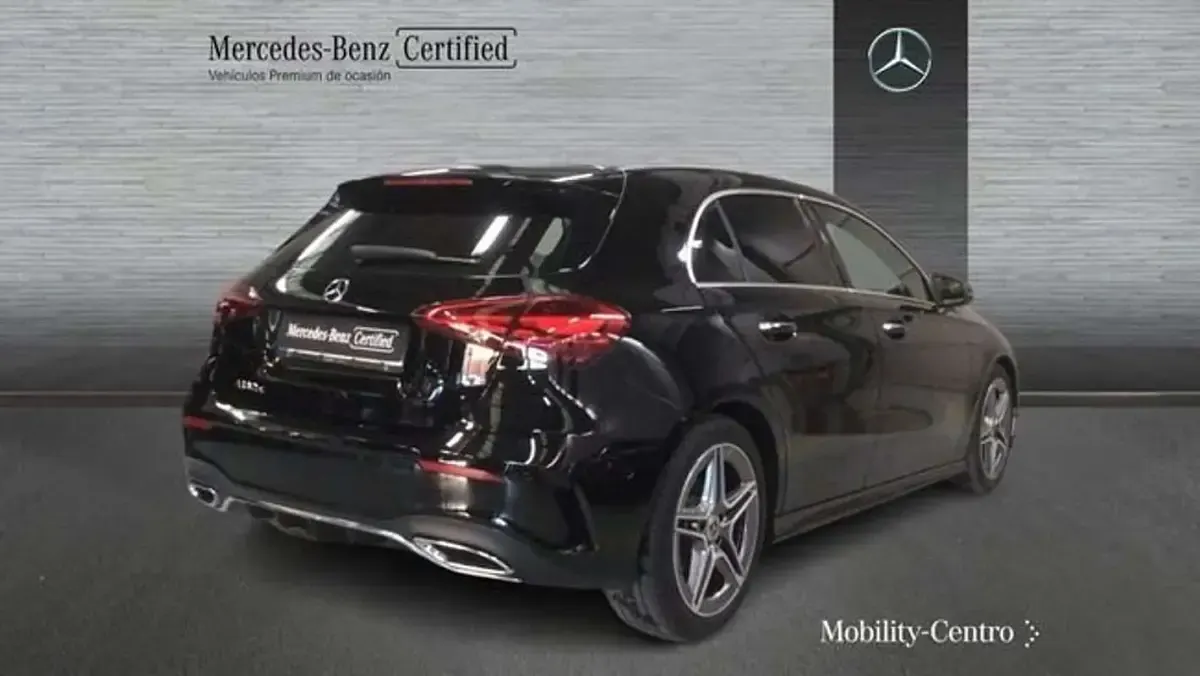 Usado Mercedes A180 109 CV (80 kW) 2024 Negro Utilitario