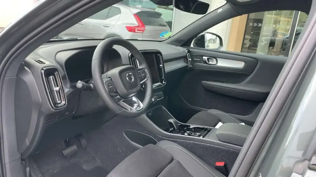 Nuevo Volvo XC40 Ultra 163 CV (119 kW) 2026 Verde SUV