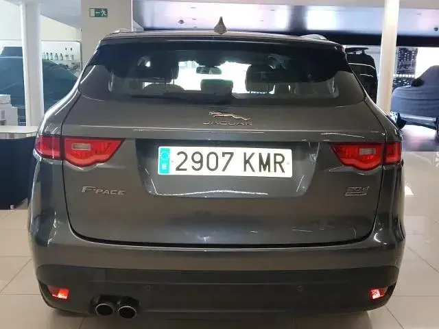 Usado Jaguar F-Pace Prestige 180 CV (132 kW) 2018 Todoterreno SUV