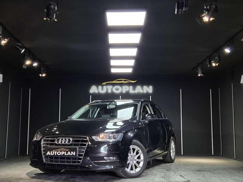 Negro Usado 2013 Audi A3 Sportback Attraction Utilitario | 9990 € (Precio justo) - Imagen 1/4