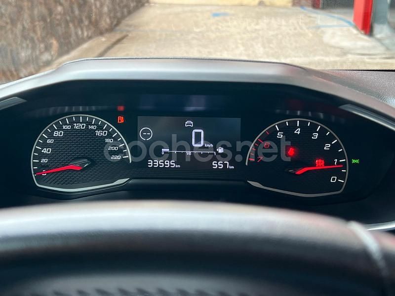 Usado Peugeot 208 Allure 100 CV (73 kW) 2022 Blanco Utilitario