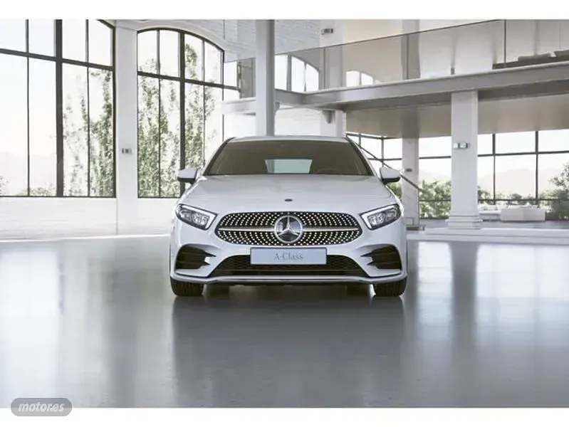 Usado Mercedes A200 AMG line 163 CV (119 kW) 2020 Blanco polar  pintura unicolor Berlina
