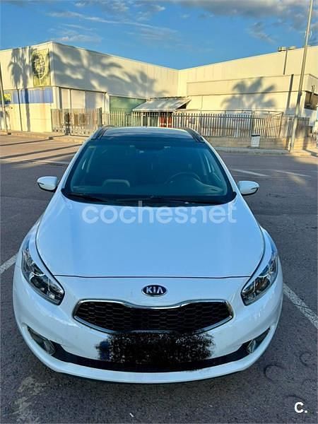 Blanco Usado 2013 Kia Ceed Sportswagon Familiar | 8500 € (Precio justo) - Imagen 1/4