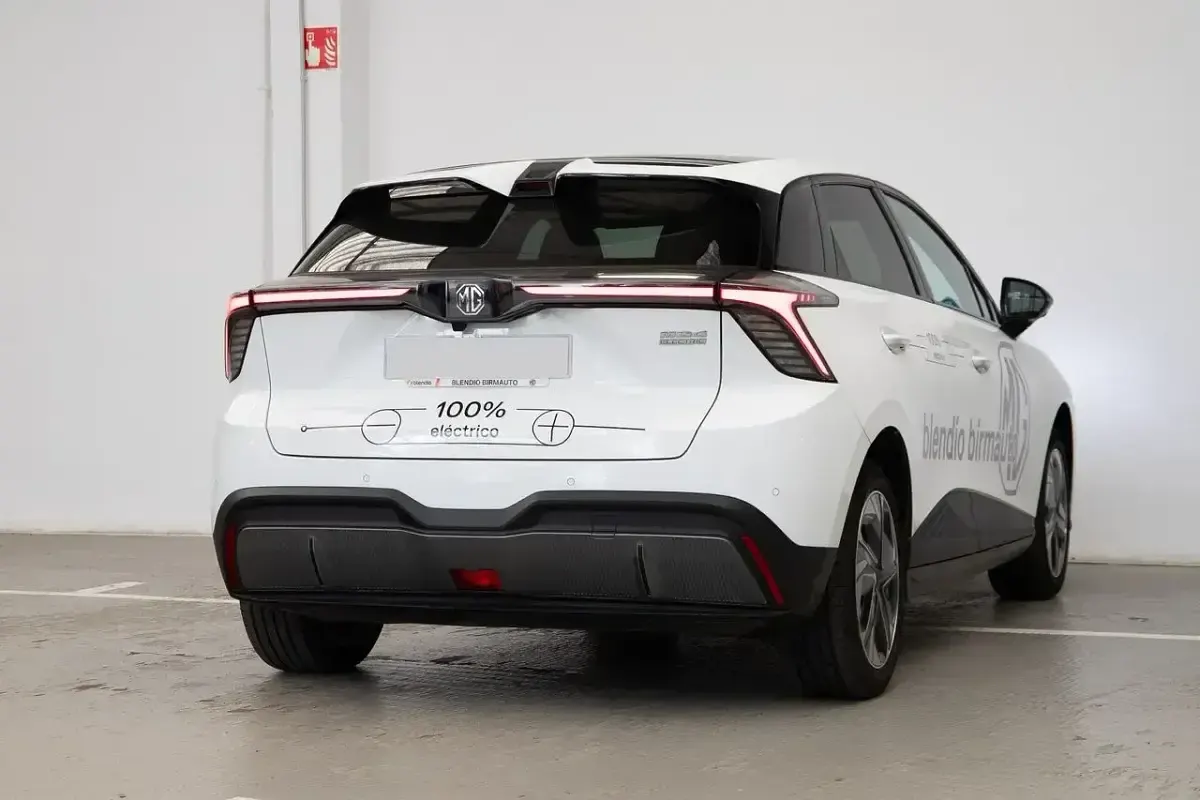 Usado MG MG4 EV Luxury 150 kW (204 CV) 2023 Blanco Utilitario