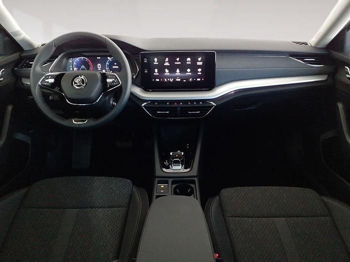 Usado Skoda Octavia Selection 150 CV (110 kW) 2025 Gris / plateado Familiar