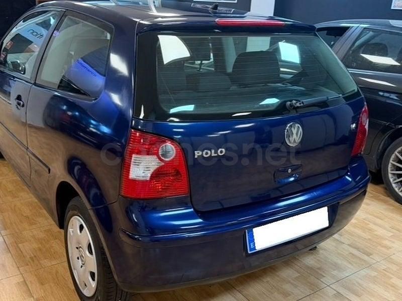 Usado VW Polo Advance 75 CV (55 kW) 2005 Azul Utilitario