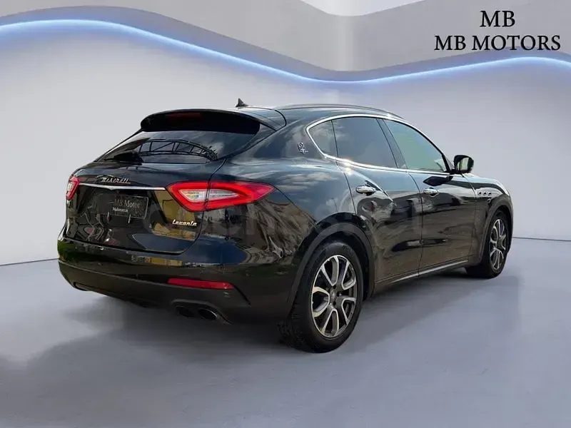 Usado Maserati Levante 275 CV (202 kW) 2020 Negro SUV