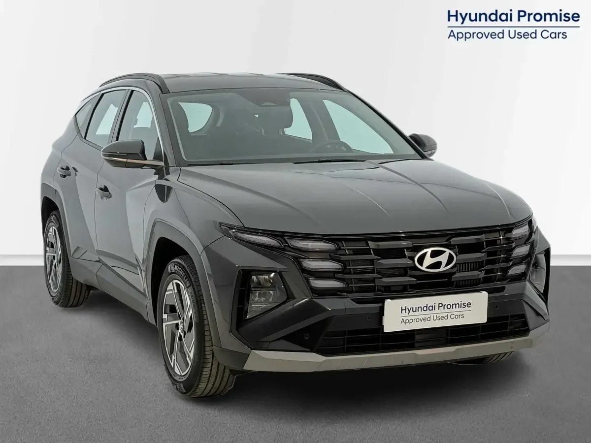 Usado Hyundai Tucson 160 CV (117 kW) 2025 Gris / plata SUV