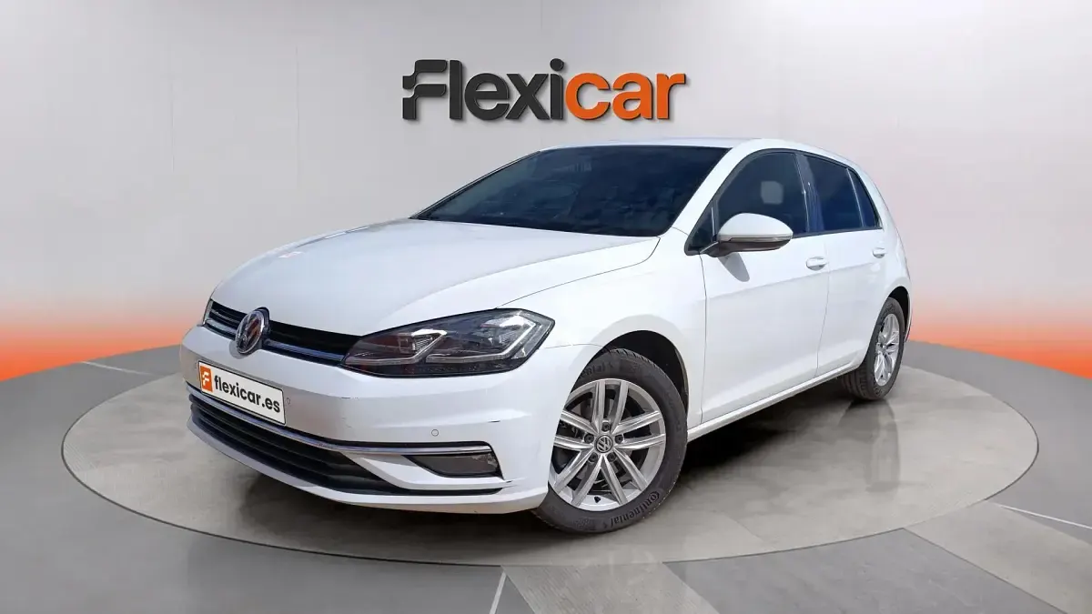 Usado VW Golf VII 116 CV (85 kW) 2018 Blanco Berlina