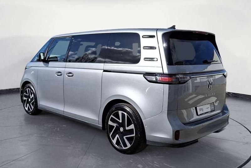 Usado VW ID. Buzz Pro 150 kW (204 CV) 2023 Plateado Monovolumen