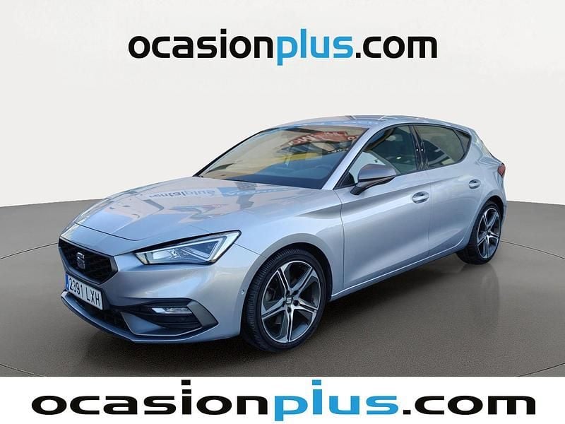 Usado Seat Leon FR 150 CV (110 kW) 2022 Gris plata Utilitario