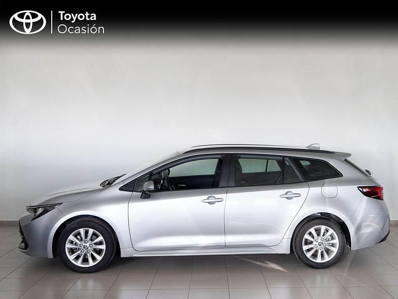 Usado Toyota Corolla Active 140 CV (102 kW) 2025 Gris / plata Familiar