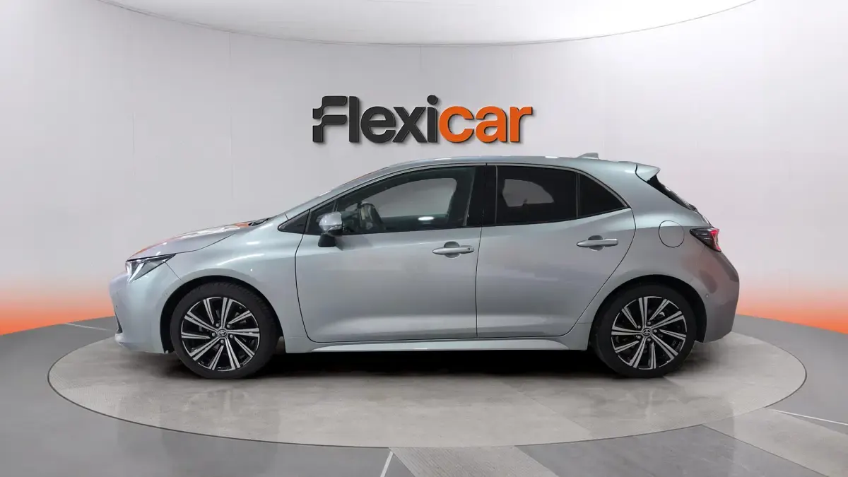 Usado Toyota Corolla Active 122 CV (89 kW) 2022 Gris Berlina