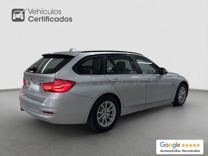 Usado BMW 318 Sport Line 150 CV (110 kW) 2019 Gris / plata Familiar