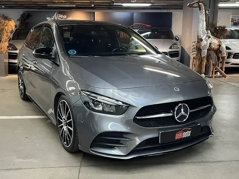 Usado Mercedes B200 150 CV (110 kW) 2021 Gris / plata Utilitario