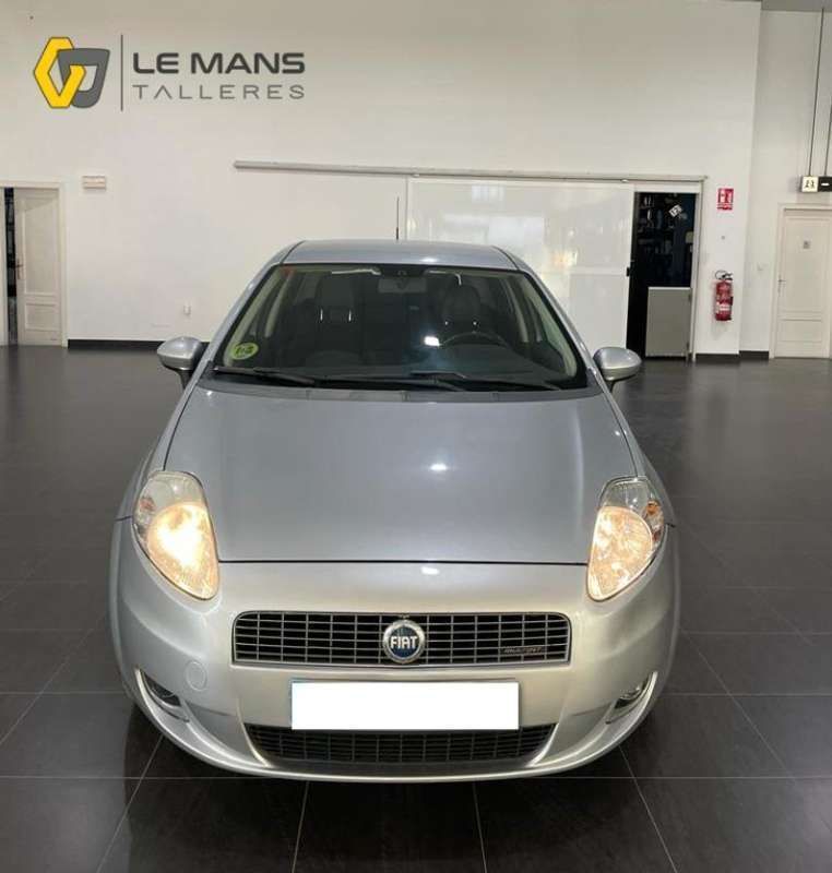 Usado Fiat Punto 75 CV (55 kW) 2007 Gris Utilitario