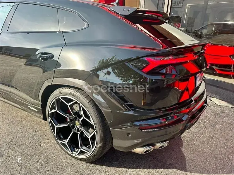 Usado Lamborghini Urus 666 CV (489 kW) 2023 Negro SUV