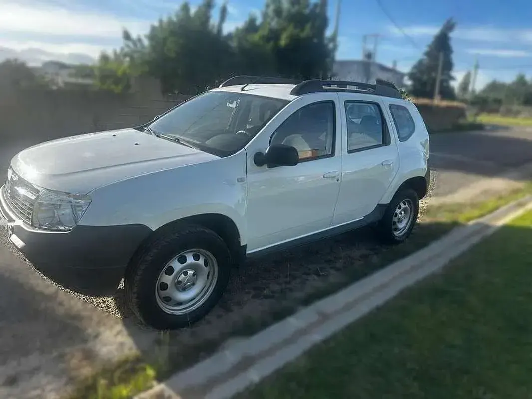 Usado Dacia Duster Base 105 CV (77 kW) 2011 Blanco SUV